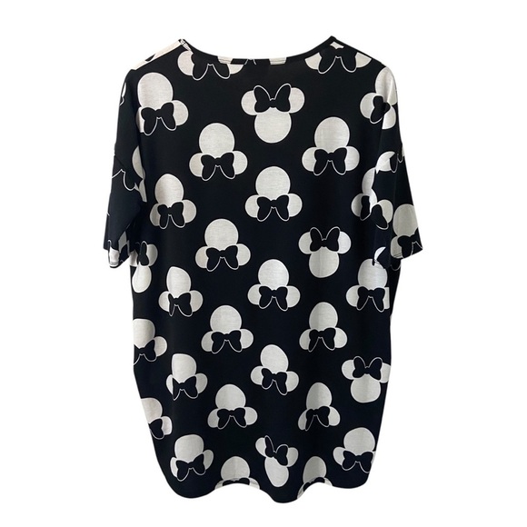 LuLaRoe Irma Disney Minnie Mouse Top Novelty Print Black White Sz S - Picture 7 of 7
